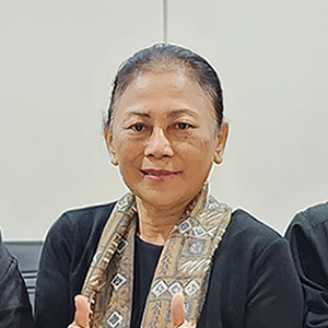 Sri Sumaryanti, SH MH